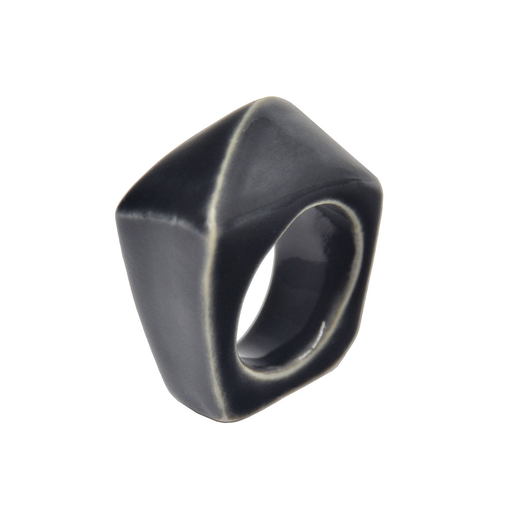 Black Wave Ring Size 7 1/2