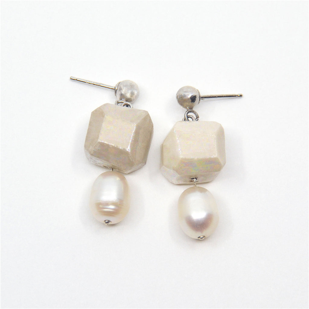 Little Shimmer Pearl Earrings