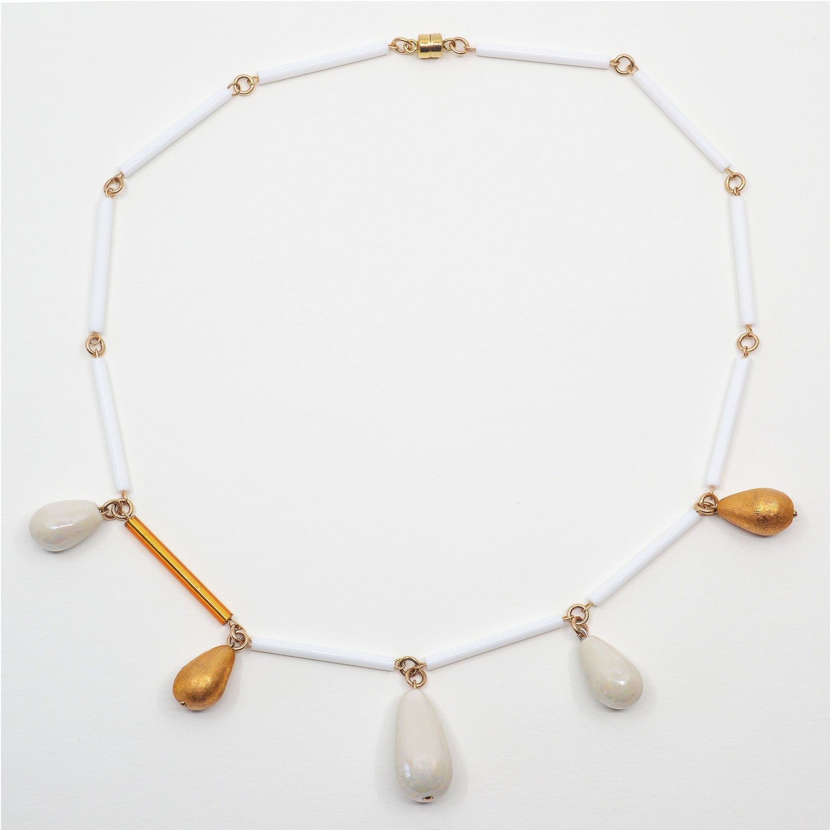 トップス andmary Claire choker tops white Rhapsody In White And Satin Gold Choker Necklace | Limited